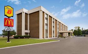 Super 8 By Wyndham Liverpool/Syracuse North Airport